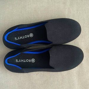 Like new black size 4 Rothy’s !